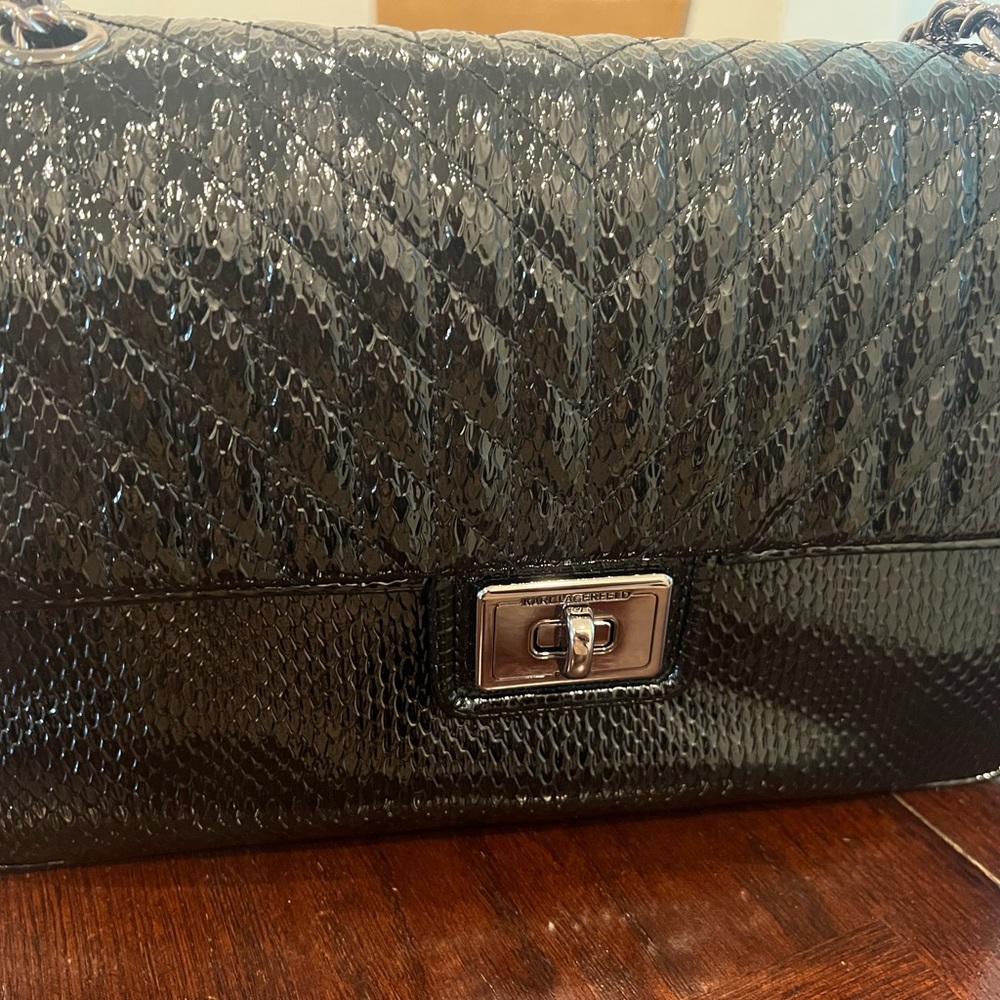 Karl lagerfield black classic flap